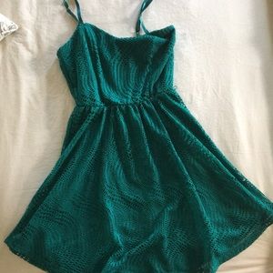 Nice teal dress in vary good shape